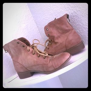 Guess distressed tan low boots size 8 lightly worn